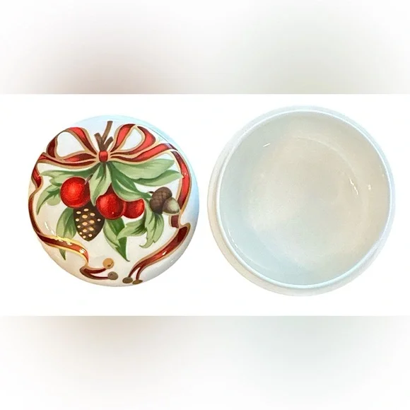 Tiffany & Co. Vintage Christmas Trinket Box - Picture 2 of 4